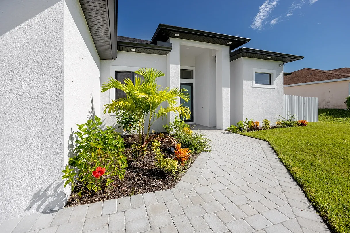4 bed, 2.5 bath, 2000 sqft, $3,500 — Photo 3