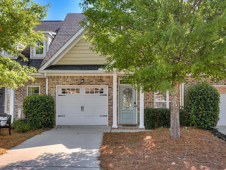 317 Buxton Ln — Photo 1