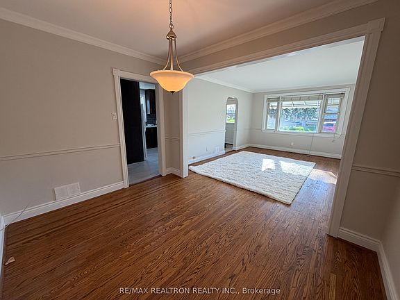 3rd image of 16 Forest Rd