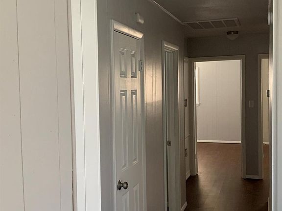 4th image of 1204 E Broadway St