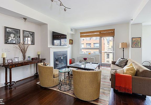 3rd image of 517 W 46th St #Penthouse 703