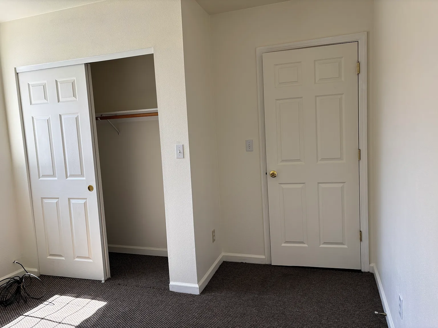6 bed, 3600 sqft, $800 — Photo 4