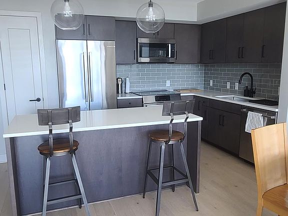 5th image of 1105 W Main St #405