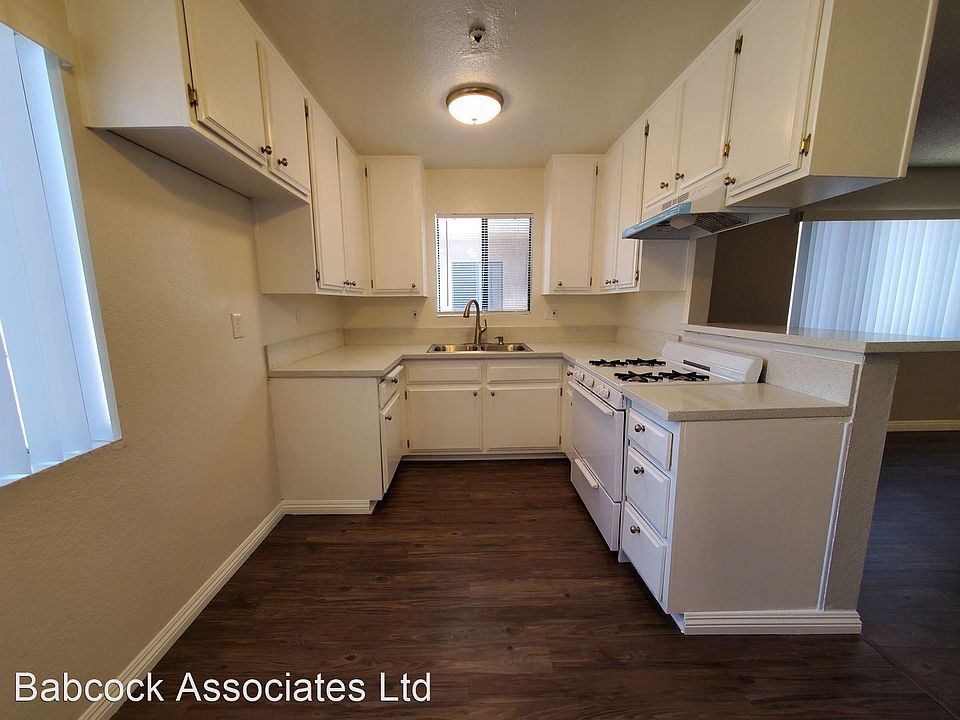 1st image of 11432 Menlo Ave APT 7