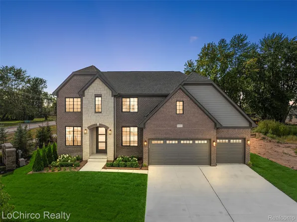 49547 Langford Dr, Macomb, MI 48044