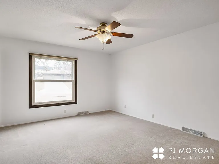 1312 S 118th St — Photo 35