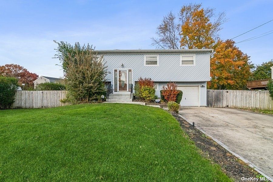 9 Holiday Park Drive, Centereach, NY 11720 Zillow