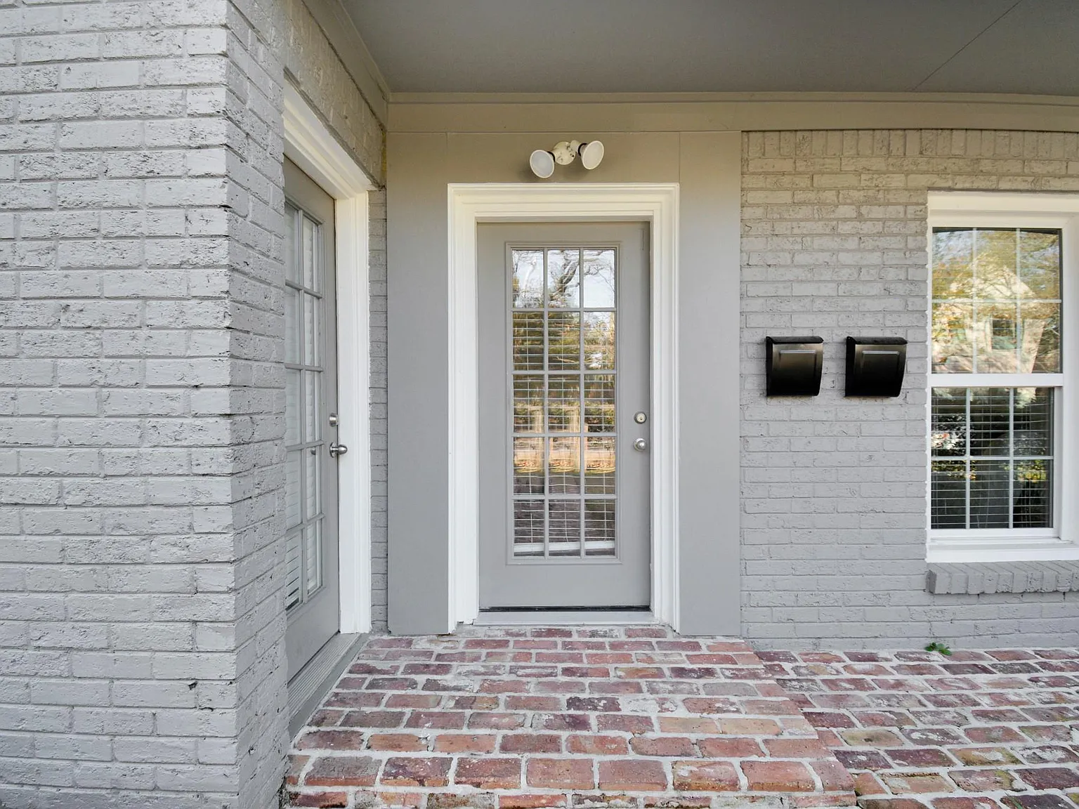 2 bed, 1.0 bath, 1406 sqft, $2,700 — Photo 2