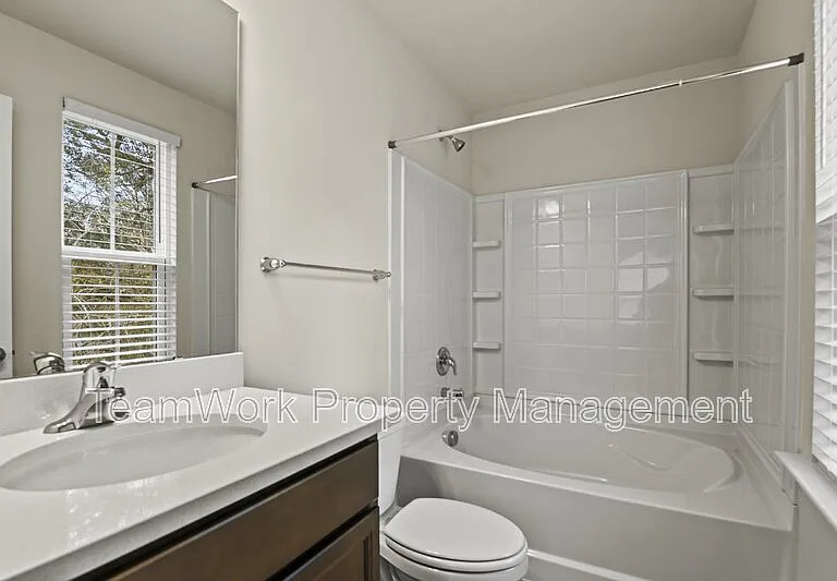 101 Langley Dr #D — Photo 17