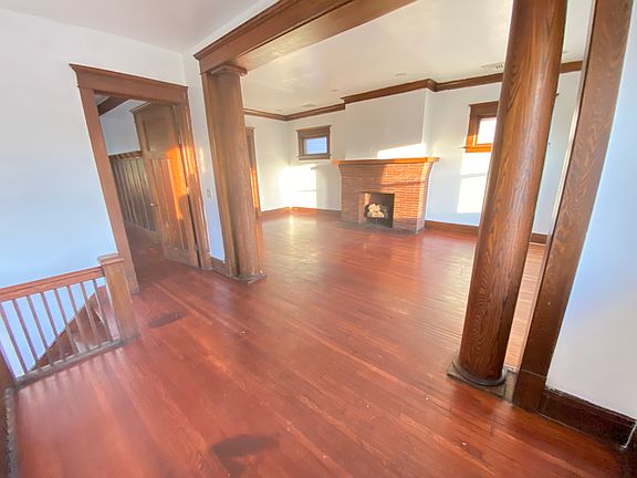 3rd image of 814 Humboldt Pkwy Floor 2