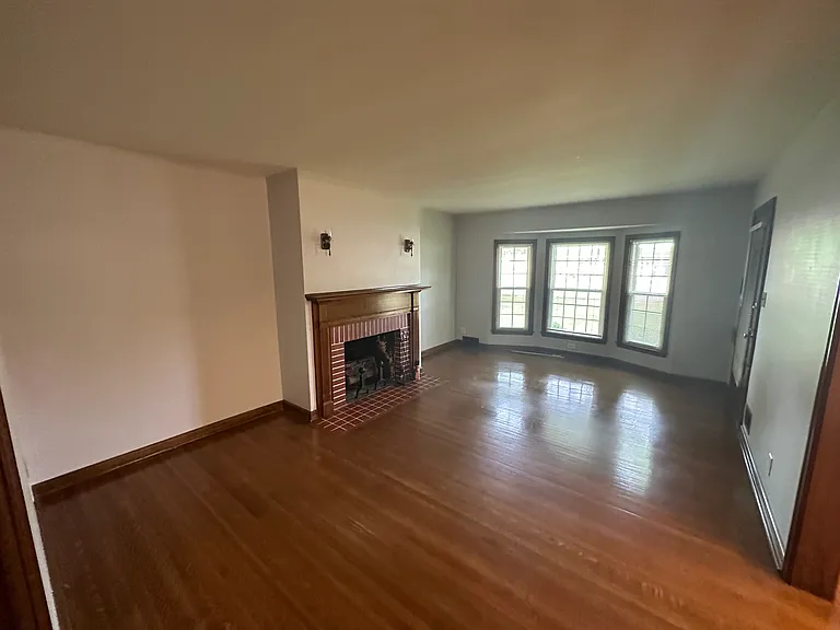 7053 N College Ave — Photo 17