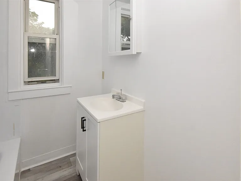 20 N Manchester St #2 — Photo 6