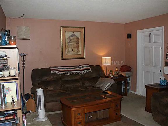 3rd image of 1336 Meadowbrook St
