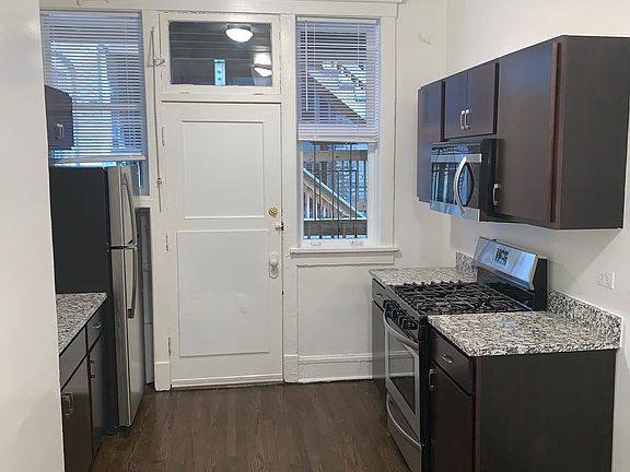 5th image of 2328 W Wilson Ave APT 2