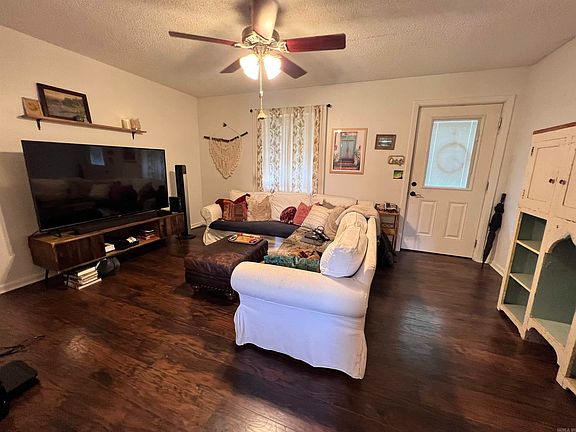2nd image of 909 S 26th St