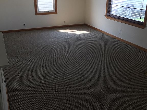 3rd image of 128 Belle Aire Ave