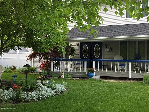 3rd image of 738 Arrow Dr