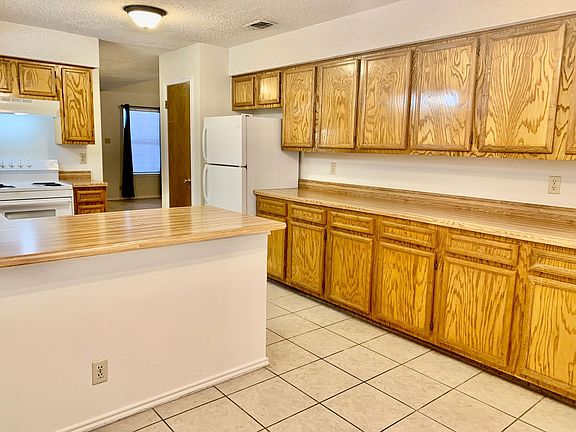 5th image of 1303 Conway Dr #A