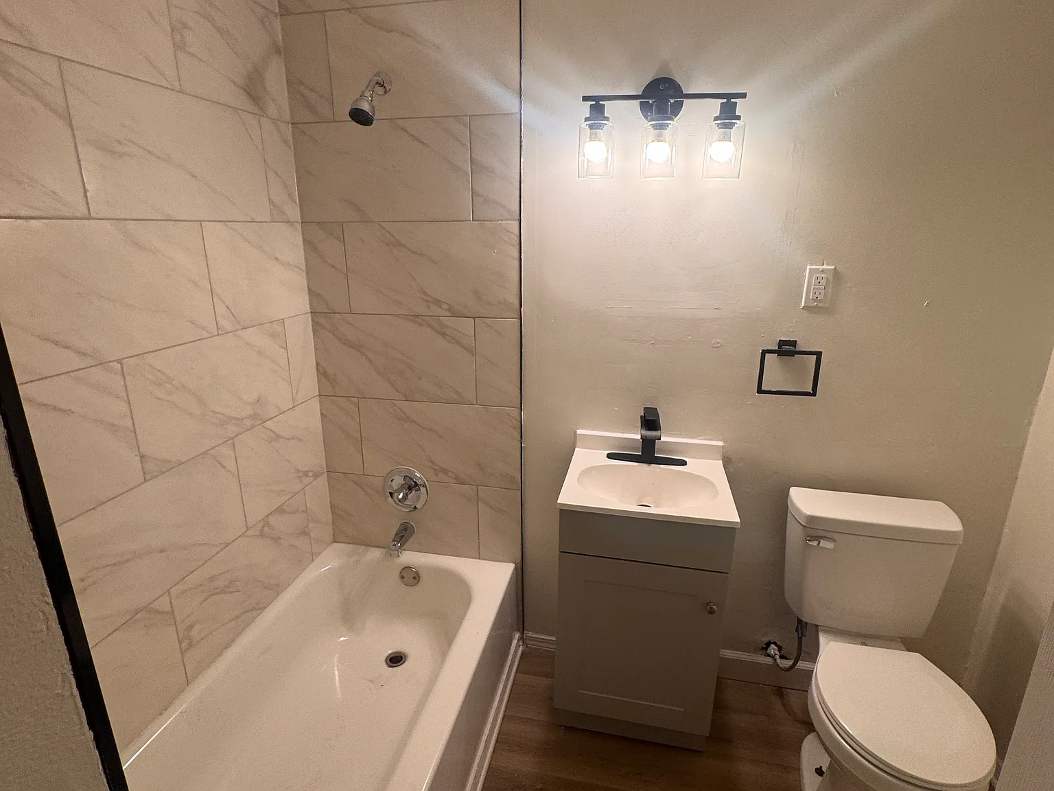 4 bed, 1300 sqft, $1,790 — Photo 4