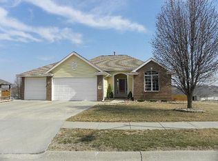1329 Berwick Dr, Council Bluffs, IA 51503