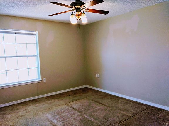 3rd image of 310 Loveland Cir #3