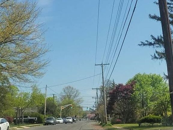 5th image of 387 Brighton Ave