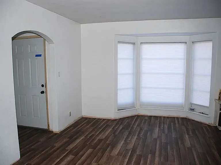 430 E Taylor St — Photo 2