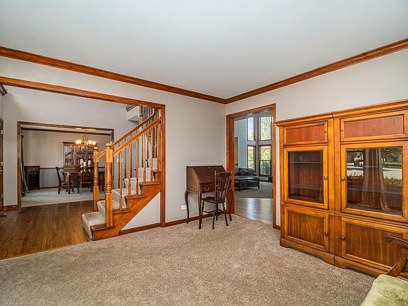 4th image of 1547 Branford Ln