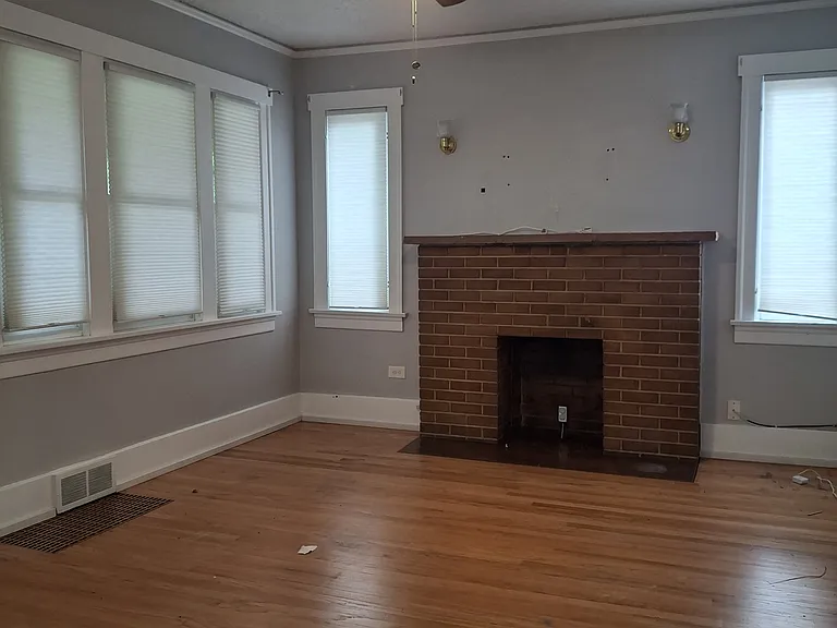 2801 W Mississippi Ave — Photo 9