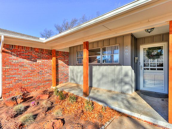 4th image of 2605 Berkshire Way