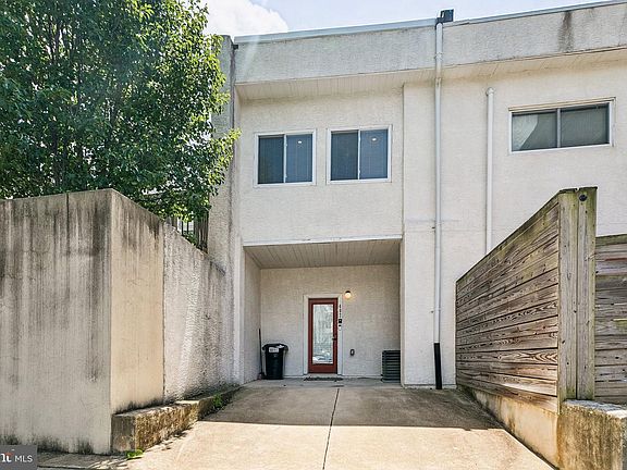 2nd image of 407 Fairmount Ave