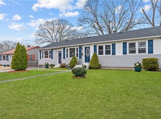137 Dickens St, Warwick, RI 02886