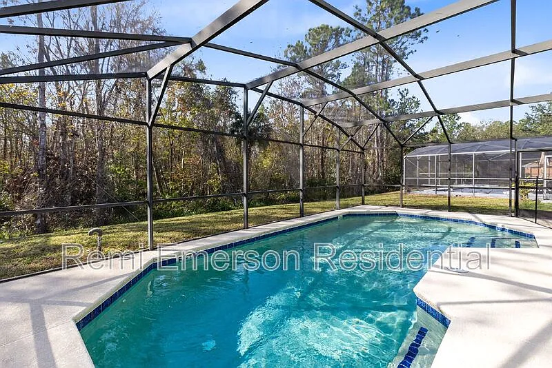 4 bed, 3.0 bath, 1662 sqft, $2,200 — Photo 2