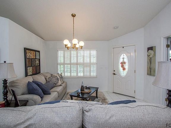 2nd image of 9 San Diego Ln