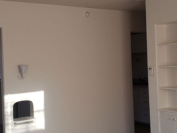 4th image of 1014-1016 E Columbia St #1014
