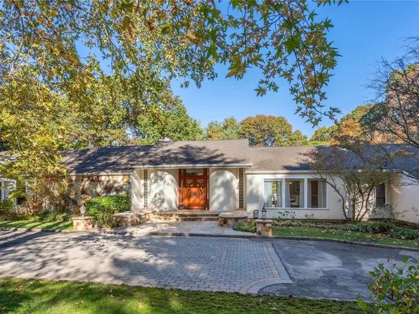 26 Ursuline Court, Oyster Bay Cove, NY 11771