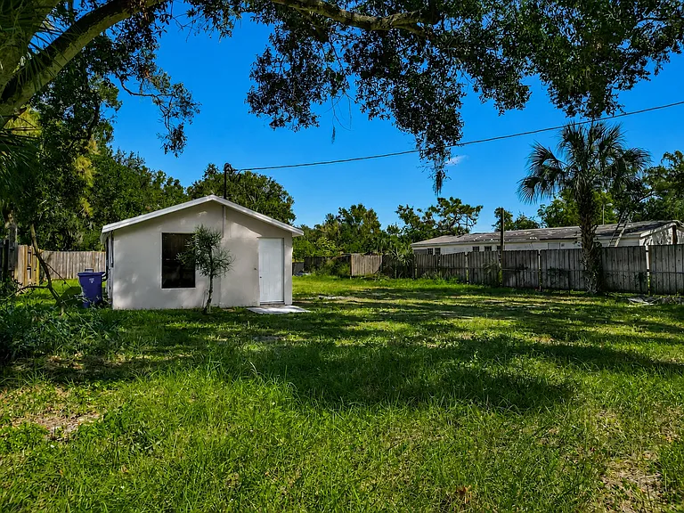 6920 Delano Ave — Photo 36