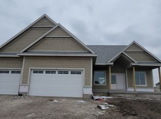 1911 NE Pine Lake Cir, Ankeny, IA 50021