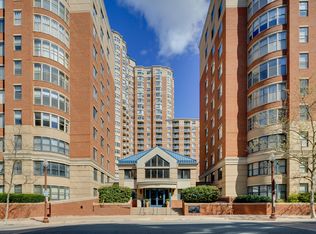 3835 9th St APT 502E, Arlington, VA 22203