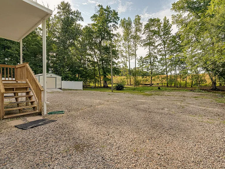 203 Polly Dr — Photo 22