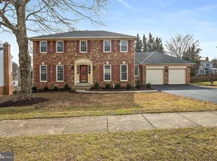 9307 Robnel Pl, Vienna, VA 22182