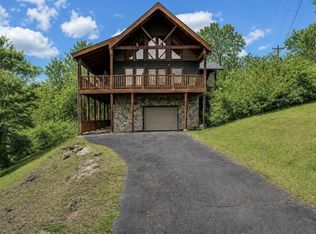 403 Happy Hollow Ln, Sevierville, TN 37876
