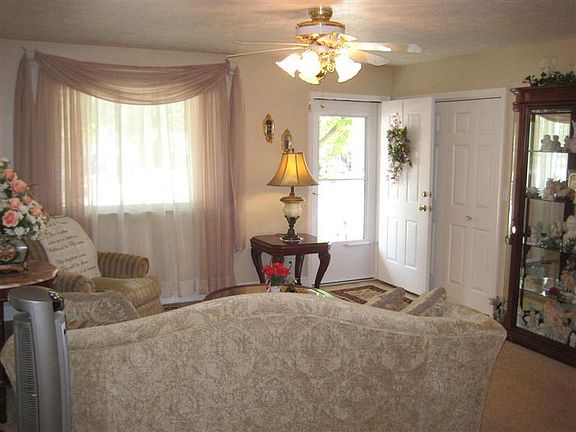 3rd image of 2918 Windon Dr