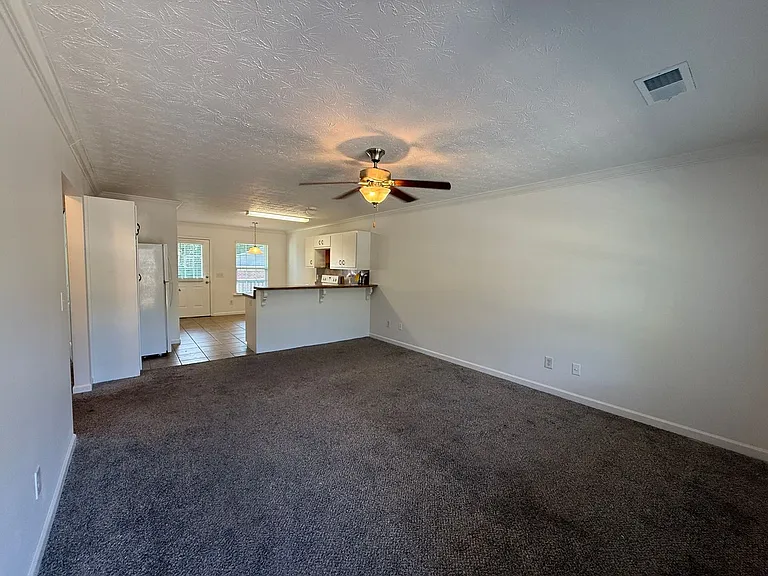 6231 Crystal Dr #B7 — Photo 3