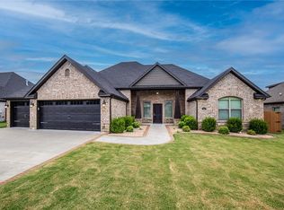 631 Chaparral St, Centerton, AR 72719