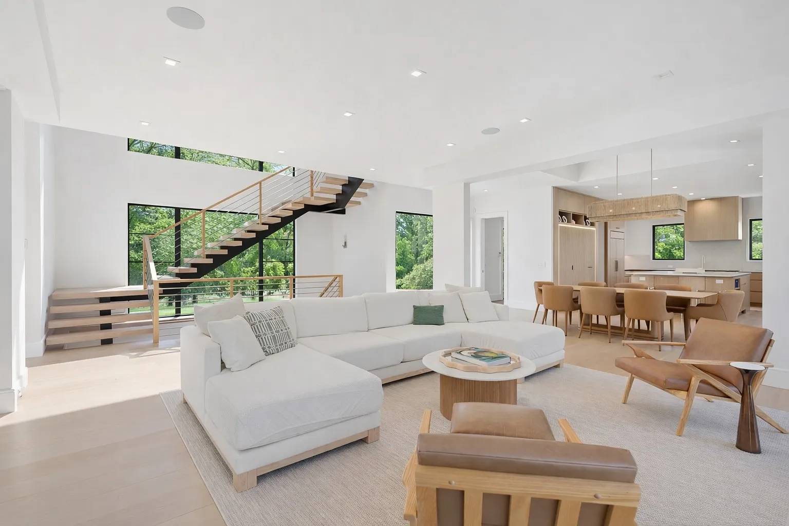 New + Modern Luxe Summer Oasis — Photo 3