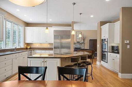4th image of 15 Donnelly Dr