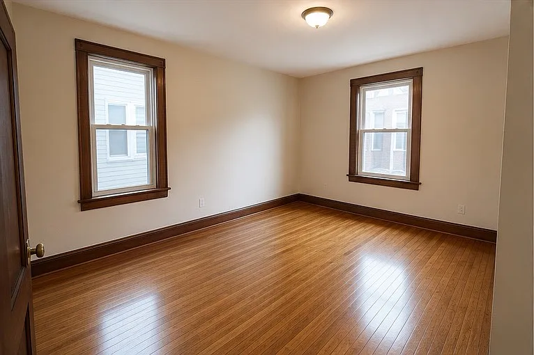 4 bed, 1.5 bath, 1400 sqft, $4,300 — Photo 2