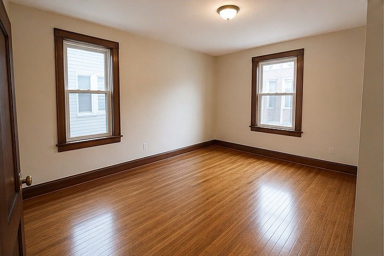 2nd image of 1139 Bloomfield St #27