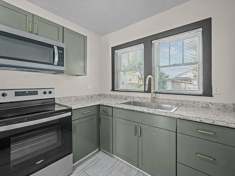 2923 Rosselle St — Photo 12